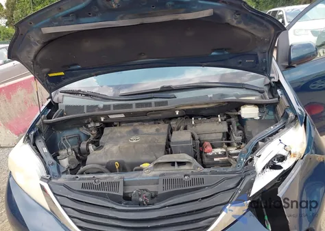 2011 Toyota Sienna Le V6 из США, поврежденный, VIN 5TDKK3DCXBS098785